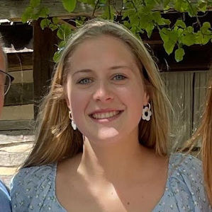 Meet your Posher, Elizabeth